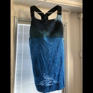 Reebok for a pea in the pod athletic top